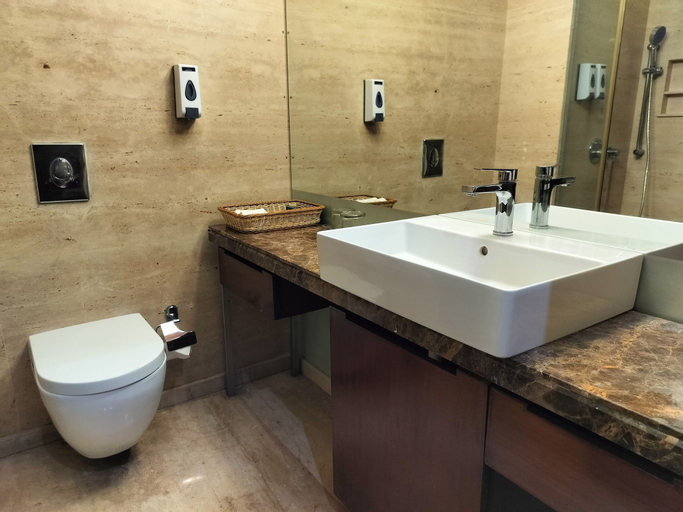 Bathroom 23