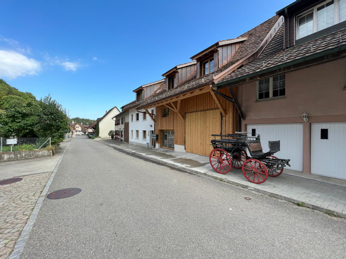 Exterior 3