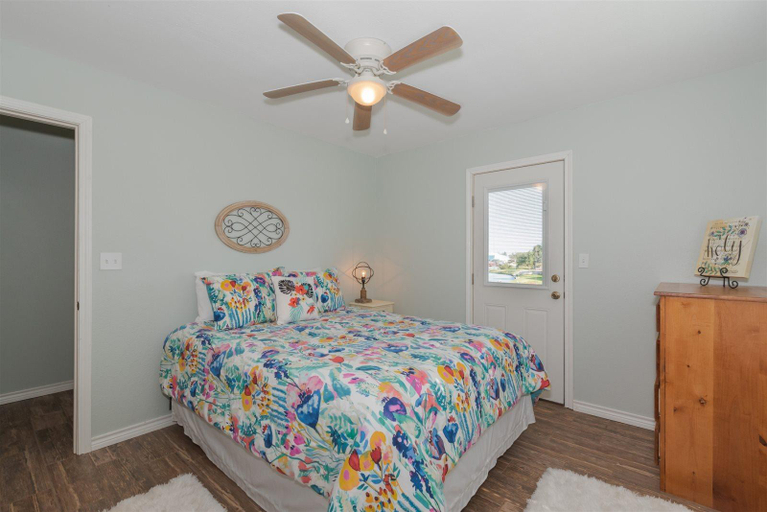 Bedroom 2, Waterfront Escape, Aransas