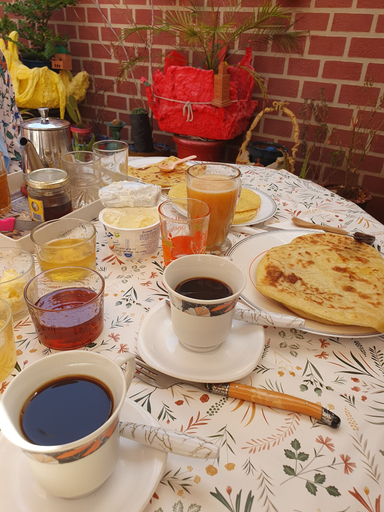 Food & Drinks 4, Room in Guest Room - Morocco at a Local's House in bed and Breakfast, Marrakech