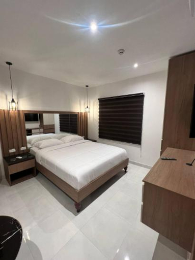 Others 5, Novapark Ferroviaria, Guayaquil