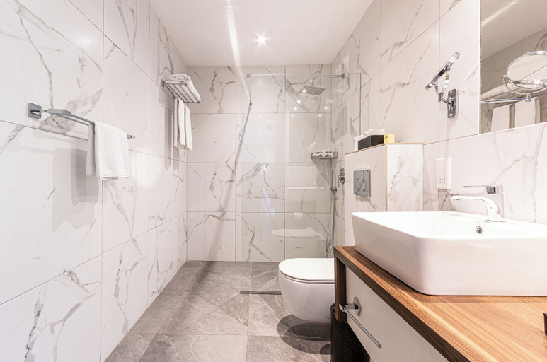 Bathroom 5, Solana Hotel & Spa