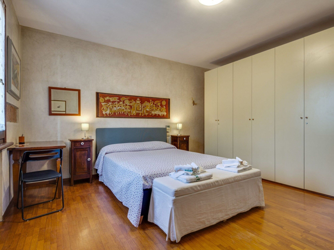 Bedroom 4, Villa in Castelbelforte Near Lago di Garda, Mantua