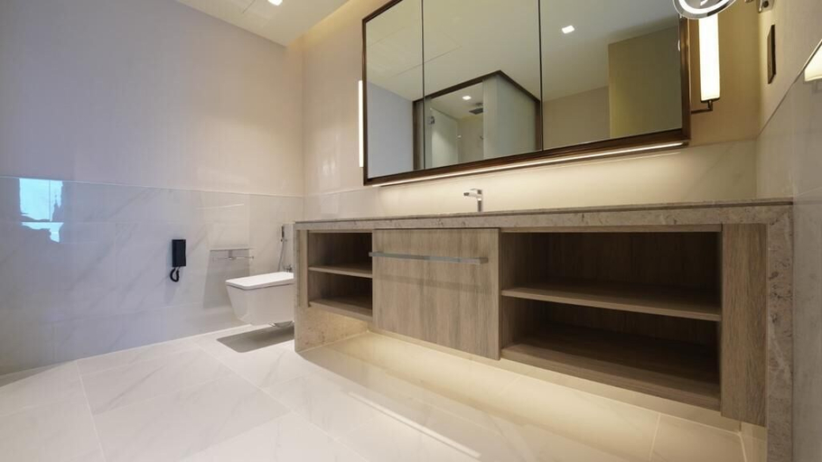 Others 5, High Floor Stylish 1BR Address Harbour, Dubai