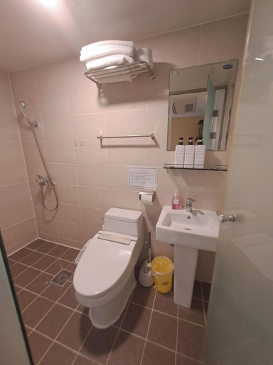 Bathroom 5, ARA125, Jung