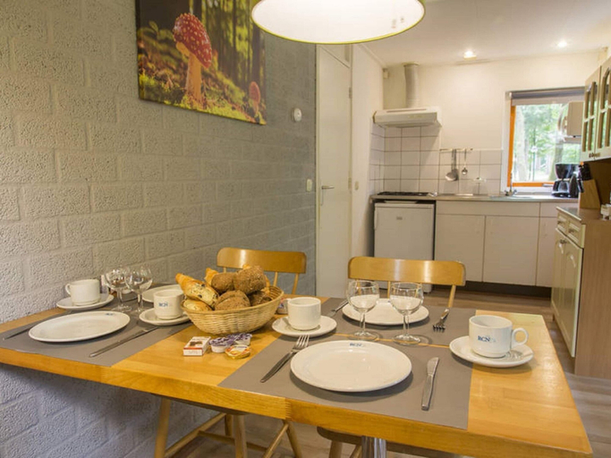 Private kitchen, Bungalow With a Tree House box bed on Veluwe, Epe