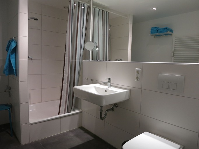 Bathroom 5, Apartments am Südkanal, Hamburg