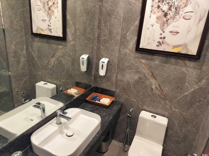 Bathroom 5