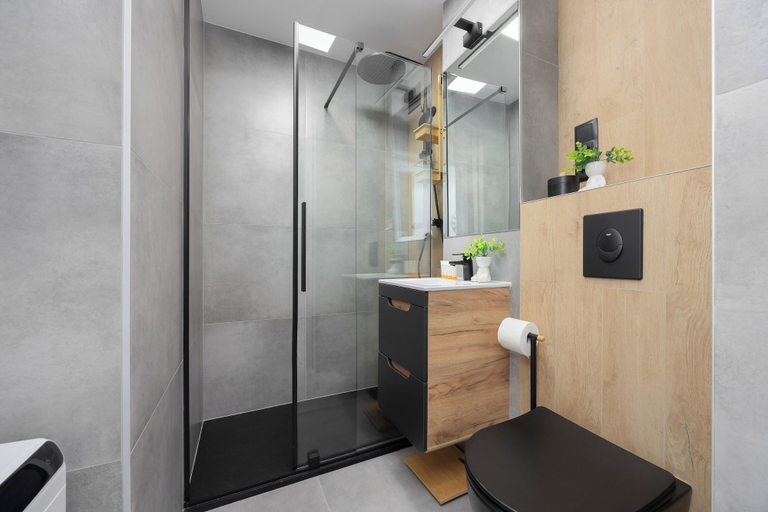 Bathroom 4, Beige Apartment Near Center by Renters, Warsaw