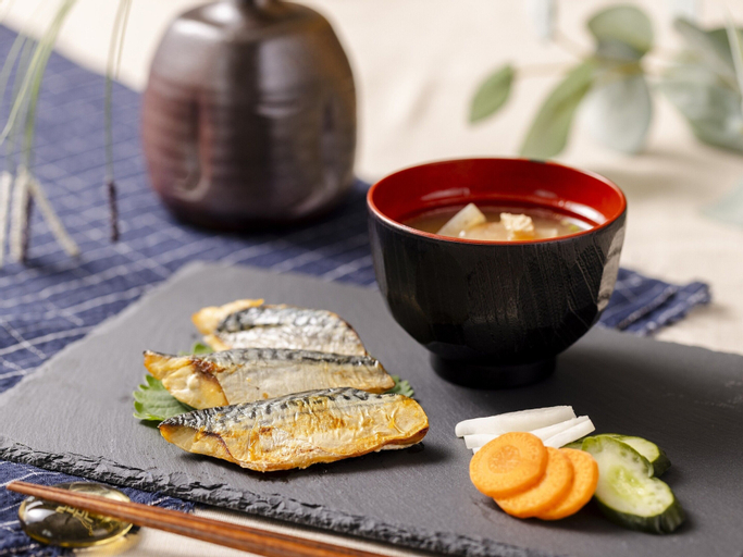 Food & Drinks 15