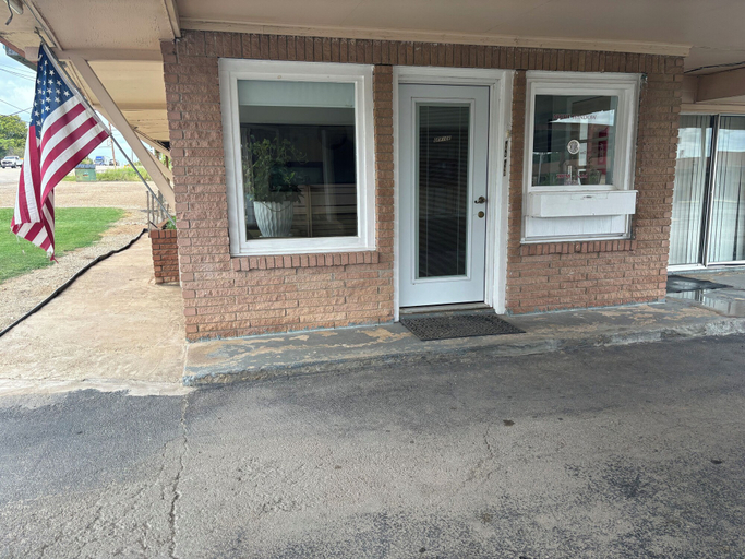 Exterior & Views, Budget Inn, Montague