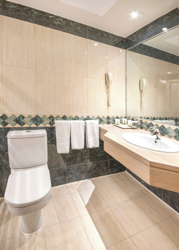 Bathroom 9