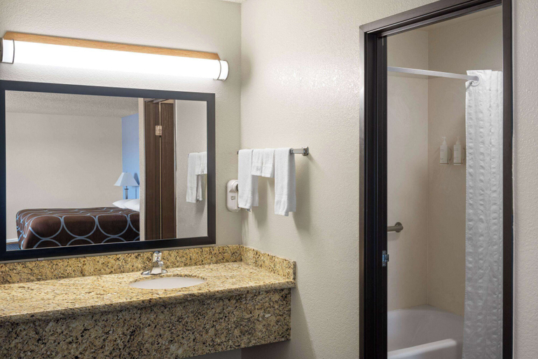 Bathroom 4, Super 8 by Wyndham Susanville, Lassen