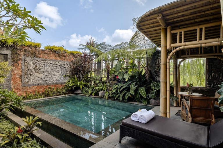 Swimming Pool 11