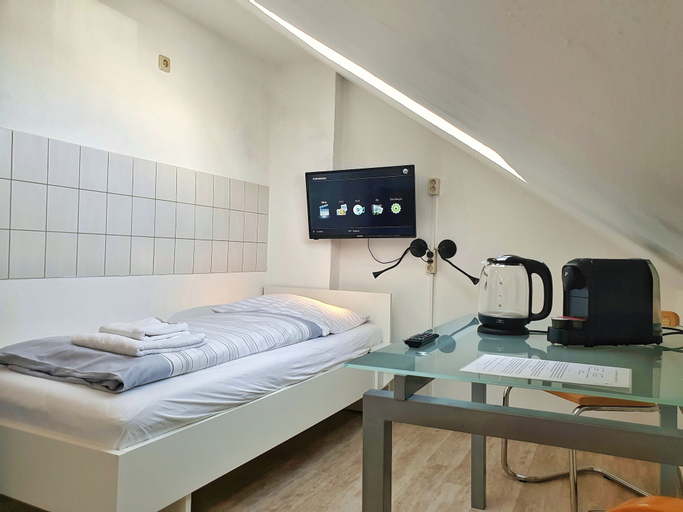 Bedroom 21