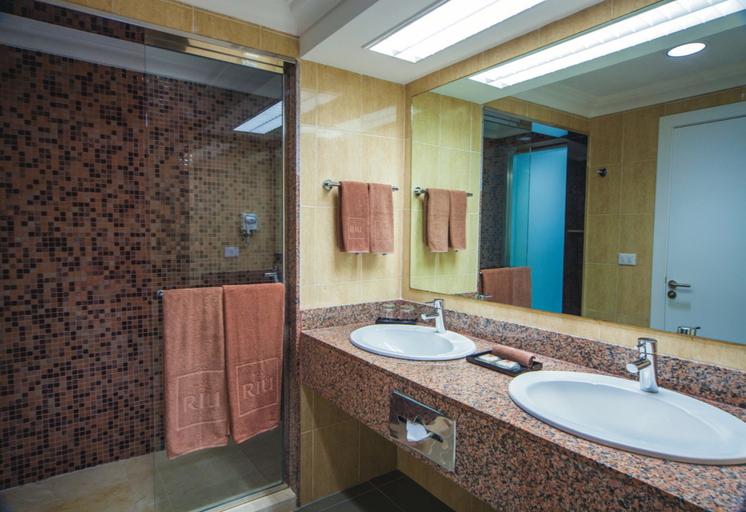 Bathroom 4, Riu Cancun - Adults Only - All Inclusive, Benito Juárez