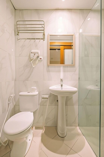 Bathroom 16