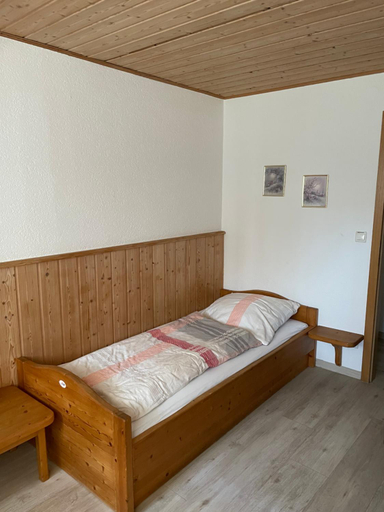 Others 4, Pension am Eichenhain, Nürnberg