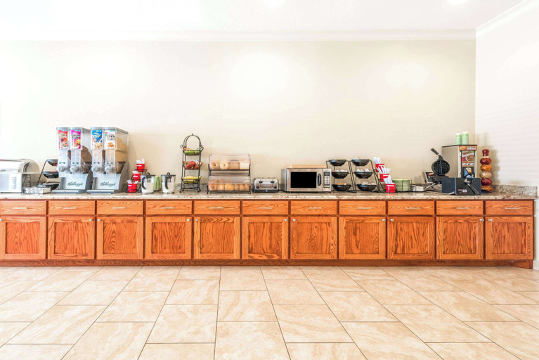 Food & Drinks 5, Ramada by Wyndham College Station, Brazos