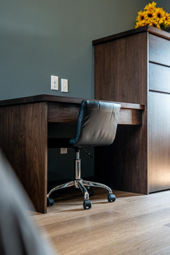 Others 4, Lux Hotel, Chatham-Kent