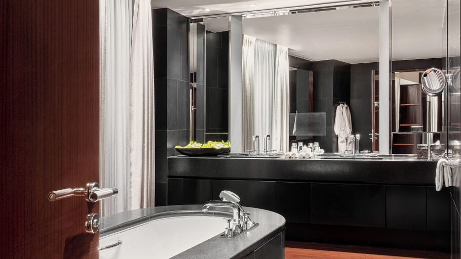 Bathroom 5, Bvlgari Hotel London, London