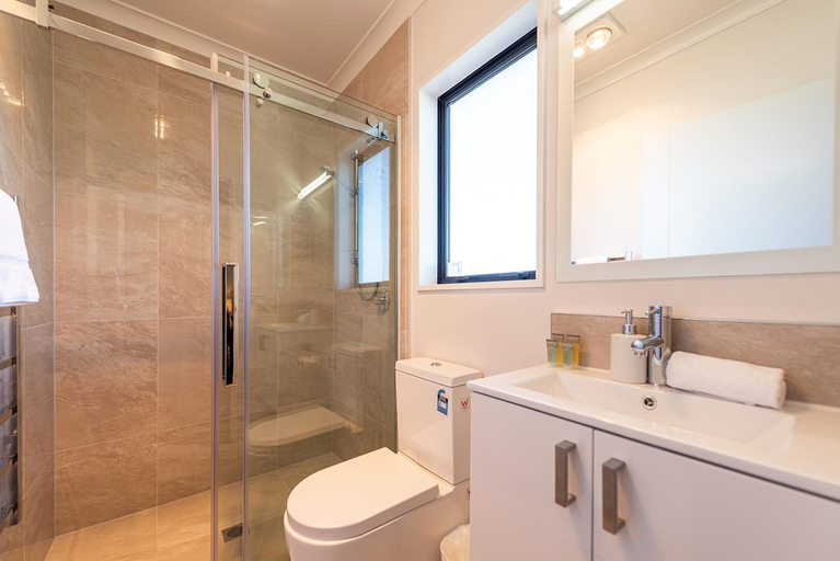 Bathroom 2, Matariki Star, Mackenzie
