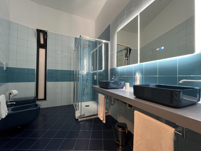Bathroom 4, Palazzo Zippitelli, Bari