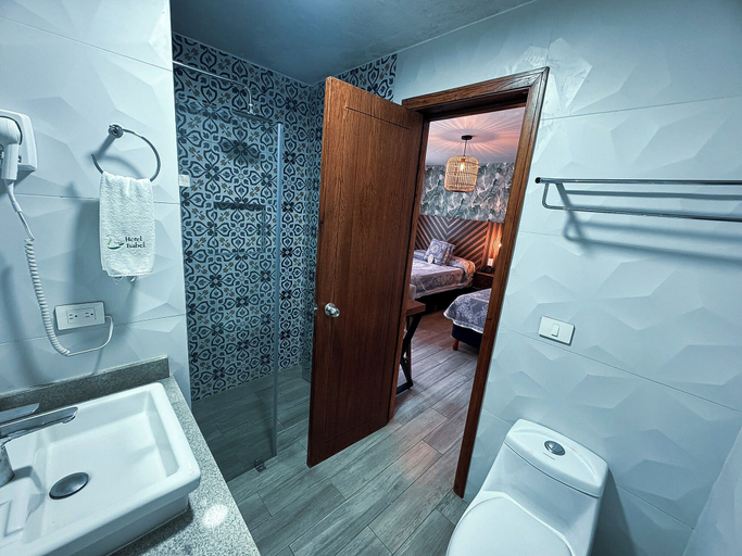 Bathroom 5, Hotel Isabel, Guadalajara