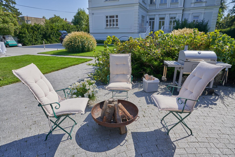 Others 3, Big Apartment in Guesthouse, Baden