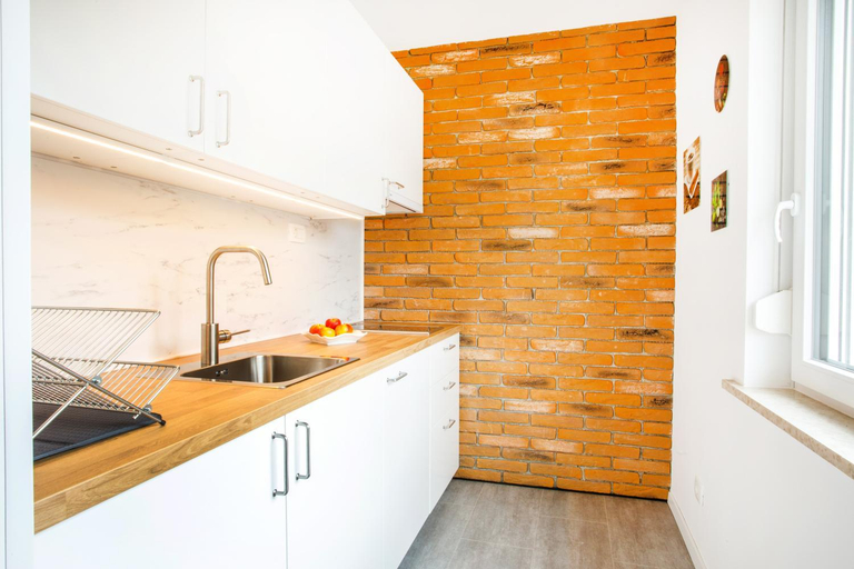 Others 4, House Stepic, Litija