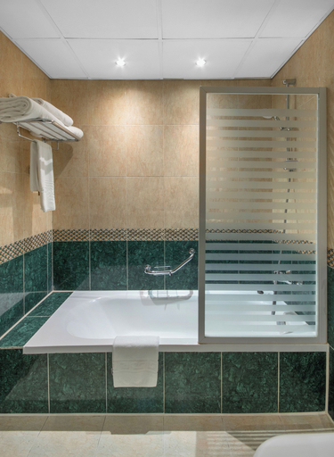 Bathroom 7