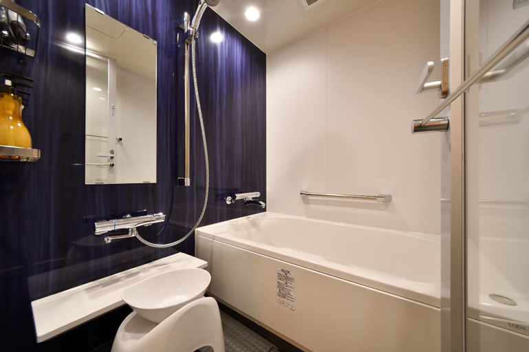 Bathroom 12