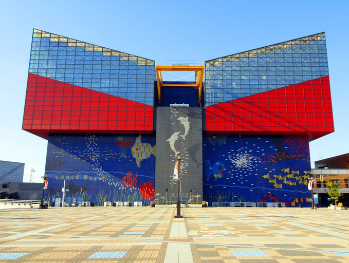 Exterior & Views 16