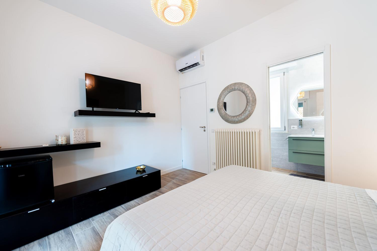 Others 4, MARCANTONIO ROOM Ampia camera con bagno privato e self check in, Perugia