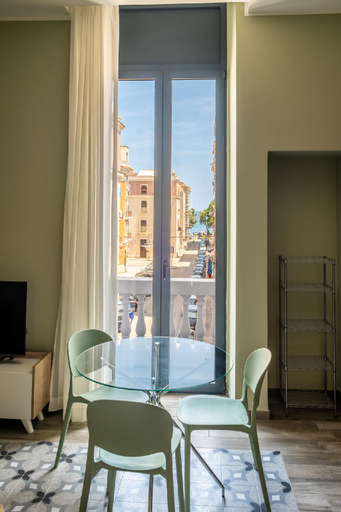Others 5, Palazzo Zippitelli, Bari