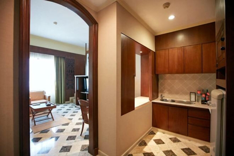 Dining Room 12