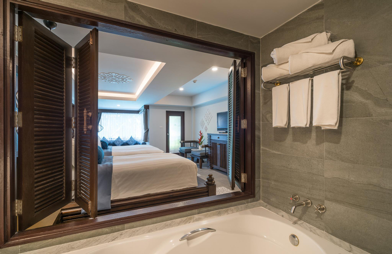 Bathroom 16