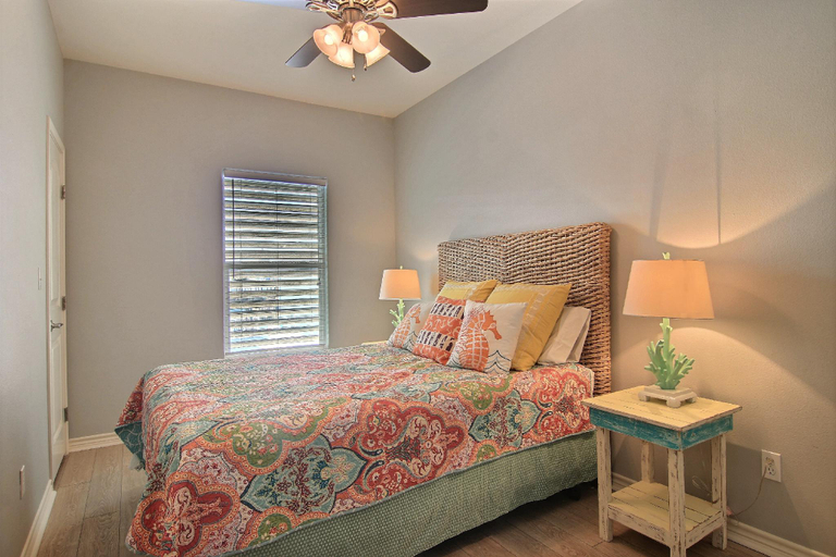 Bedroom 3, Family Tides Beach House, Nueces