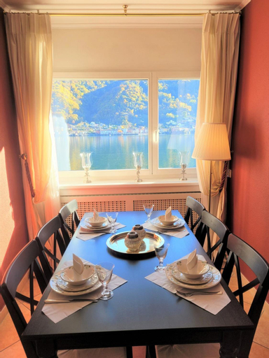 Rosa Blu, Lugano