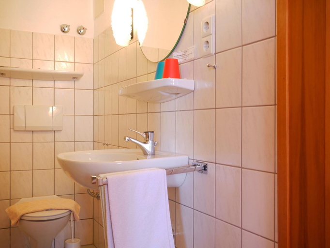 Bathroom 5, Gasthof Lowen, Breisgau-Hochschwarzwald