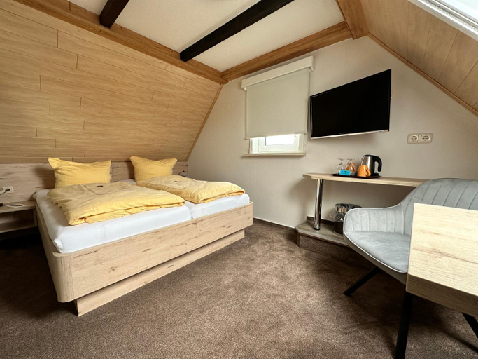 Others 5, Hotel Peters Schwalbennest, Wittmund