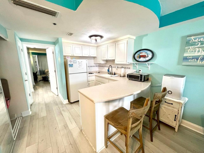Others 2, Daytona Beach Resort Oceanfront 1 Bedroom Suite, 2 Queen Beds, Volusia