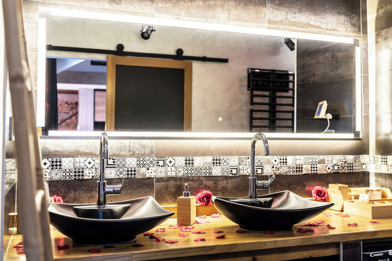 Bathroom 5, Appart Hotel GLAM88 Suites SPA et SAUNA, Vosges