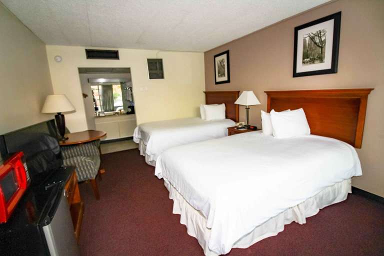 Bedroom 3, Newburgh Inn, Orange