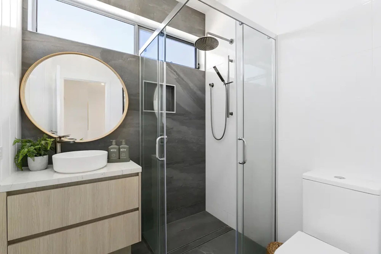 Bathroom 3, Oceanviews on Pearl, Tweed Heads