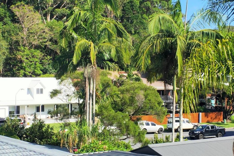 Entire Guest Suite - beach is 1 and half km - Pets Welcome, Gold Coast