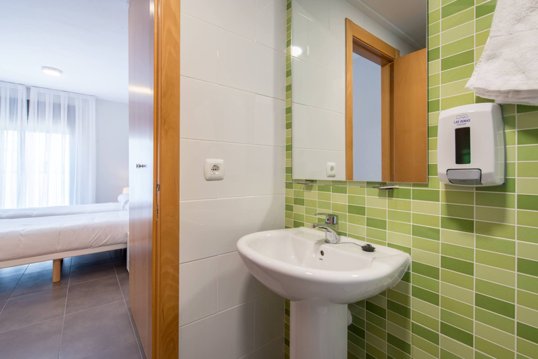 Bathroom 5, Apartamentos Las Dunas, Valencia