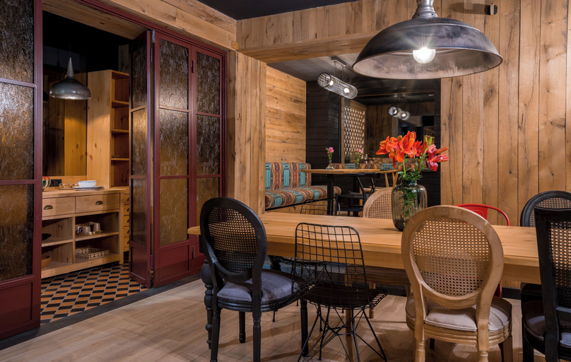 Others 4, 174o Boutique hotel, Kazbegi