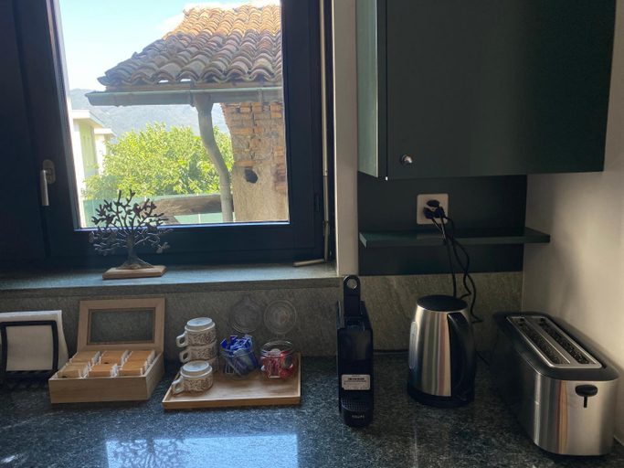 Others 4, Yellow House Guest House, Mendrisio