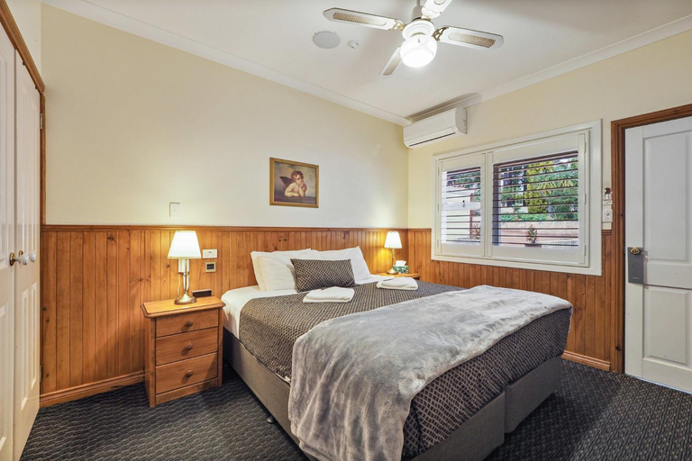 Bedroom 3, Forest Lodge Resort, Manjimup